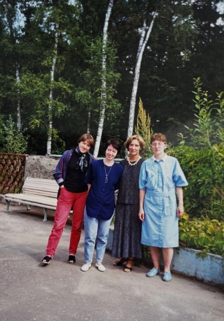 Изображение выглядит как одежда, человек, на открытом воздухе, дерево
Содержимое, созданное искусственным интеллектом, может быть неверным.